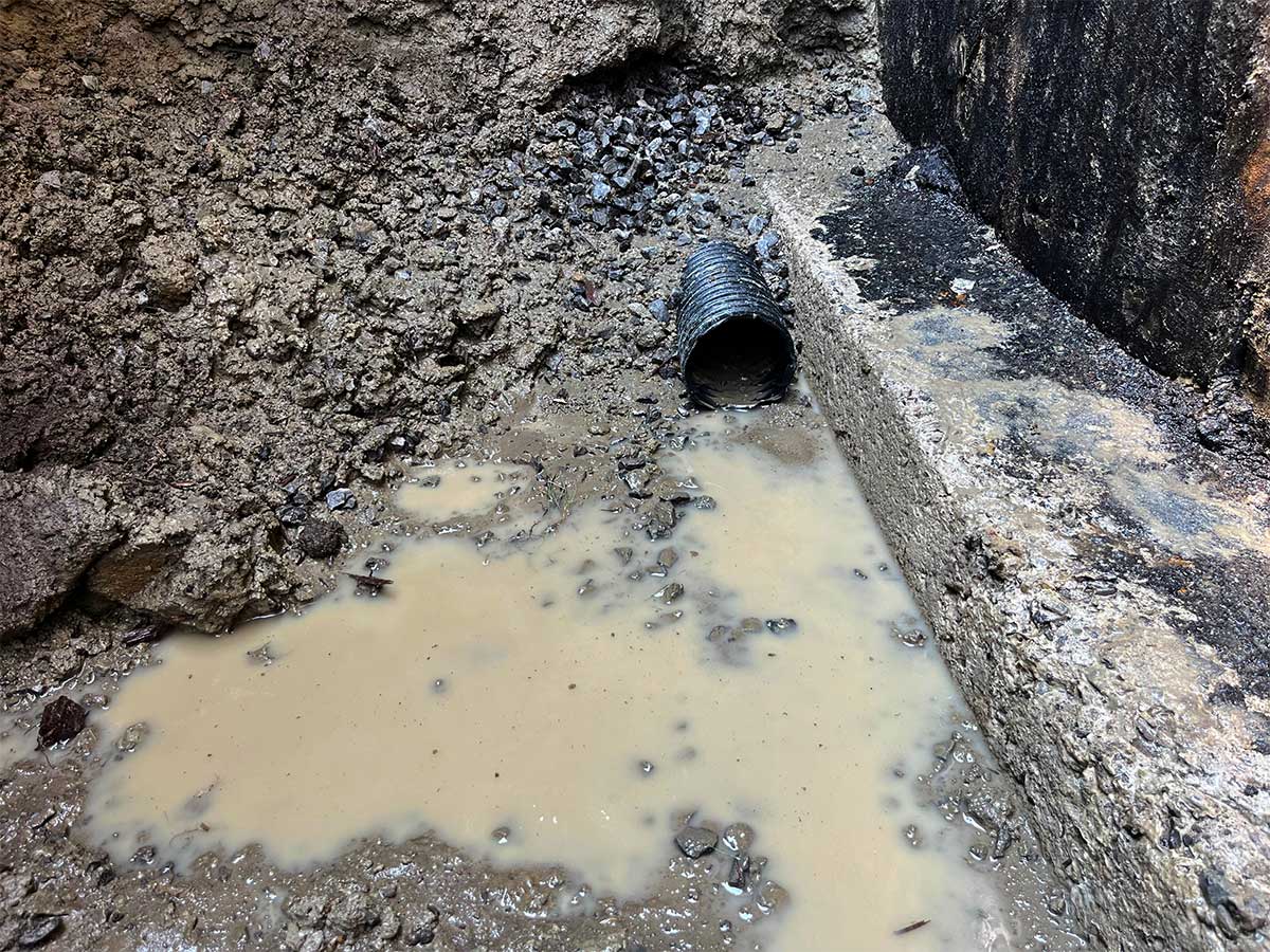 Drainage issues with water leaking